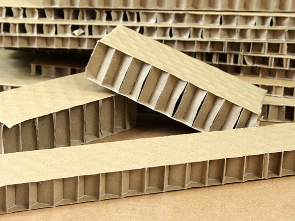 L型紙護角+蜂巢板